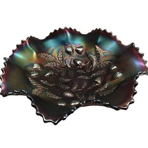 Northwood Amethyst Wild Strawberry Carnival Glass Master Berry Bowl